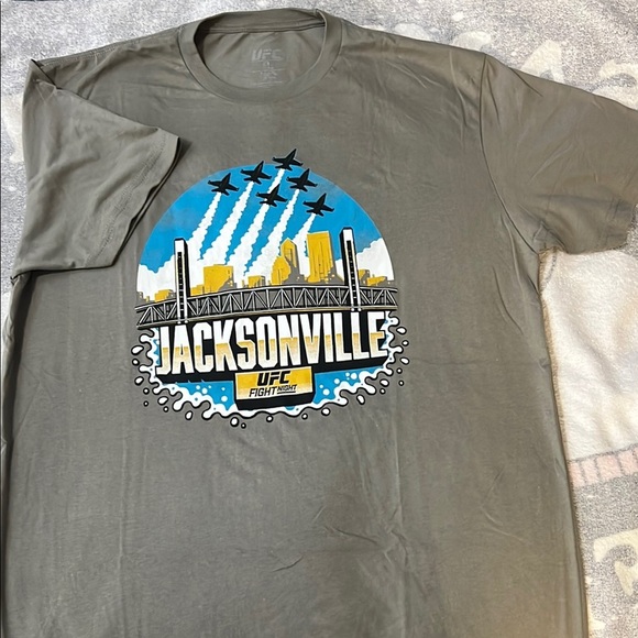 UFC Gray Short Sleeve Tee Jacksonville Urban Style - Picture 1 of 4